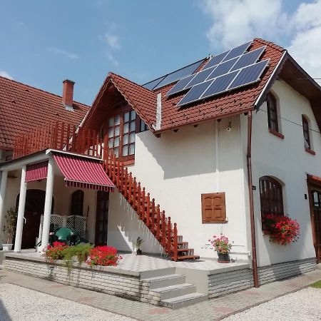 Balla Apartmanház Siófok Esterno foto
