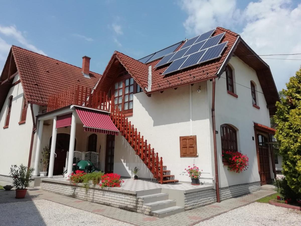Balla Apartmanház Siófok Esterno foto