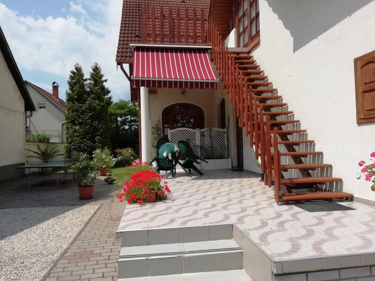 Balla Apartmanház Siófok Esterno foto