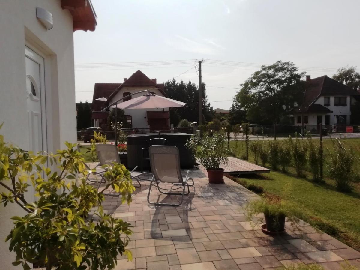 Balla Apartmanház Siófok Esterno foto