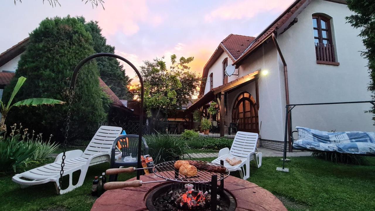 Balla Apartmanház Siófok Esterno foto