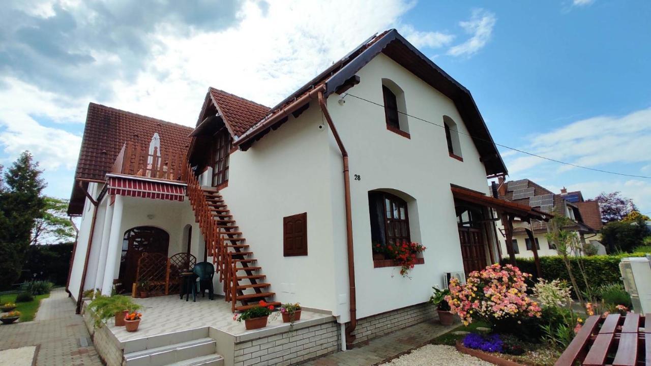 Balla Apartmanház Siófok Esterno foto